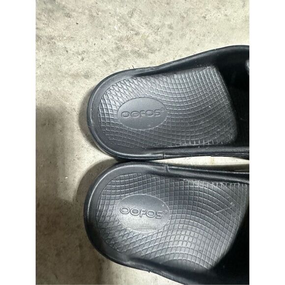 OOFOS OOahh Recovery Sandal Slide Slip On Shoes Black Mens Size 6 Women Size 8 - Picture 2 of 6